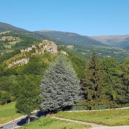 El Mussol De La Vila Camprodon, Balconets Amb Vistes A La Placa Bagian luar foto