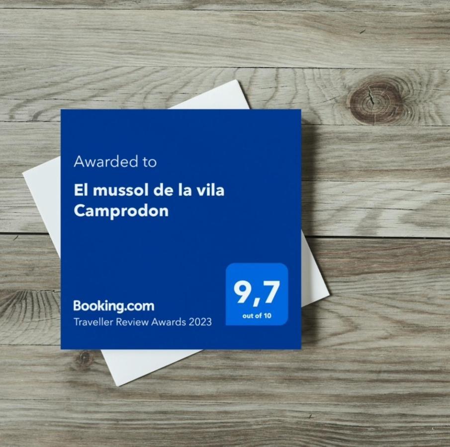 El Mussol De La Vila Camprodon, Balconets Amb Vistes A La Placa Bagian luar foto